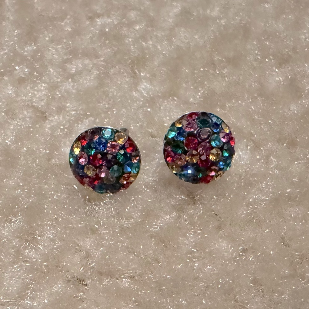 Colorful stud earrings